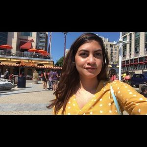 Meet your Posher, Deborah